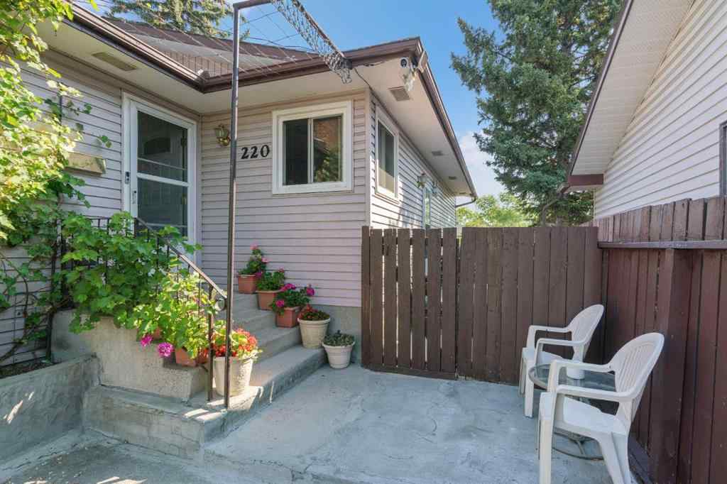 MLS® A2255982 - 220 Temple Close NE in Temple Calgary, Residential