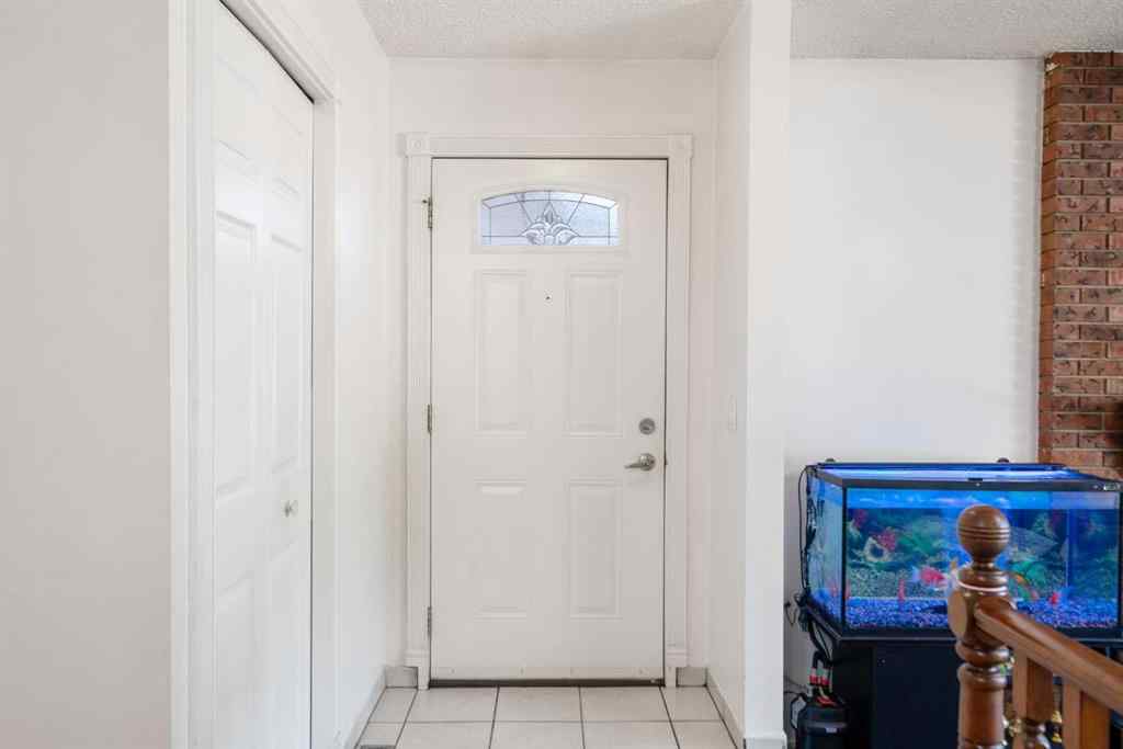 MLS® A2255982 - 220 Temple Close NE in Temple Calgary, Residential