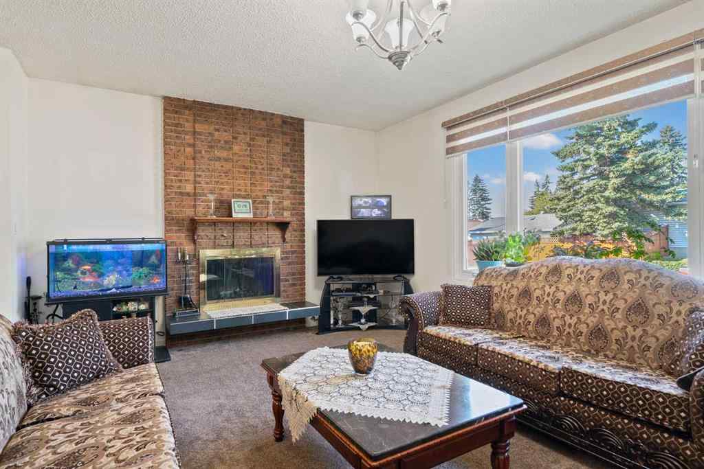 MLS® A2255982 - 220 Temple Close NE in Temple Calgary, Residential