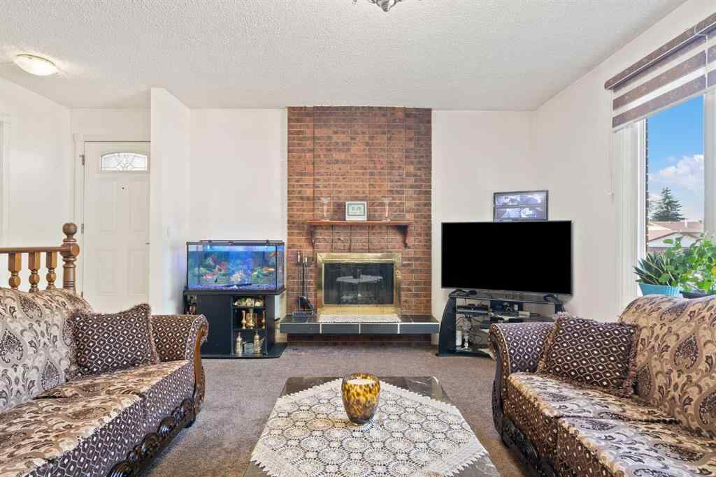 MLS® A2255982 - 220 Temple Close NE in Temple Calgary, Residential