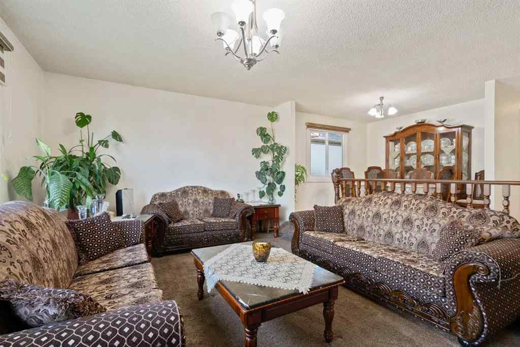 MLS® A2255982 - 220 Temple Close NE in Temple Calgary, Residential