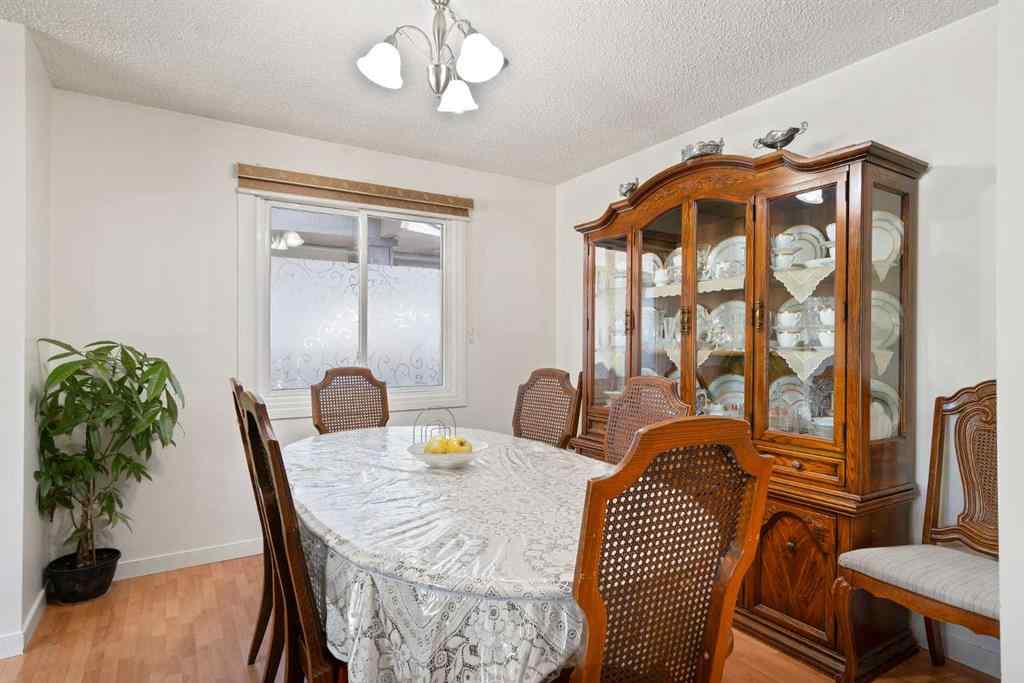 MLS® A2255982 - 220 Temple Close NE in Temple Calgary, Residential