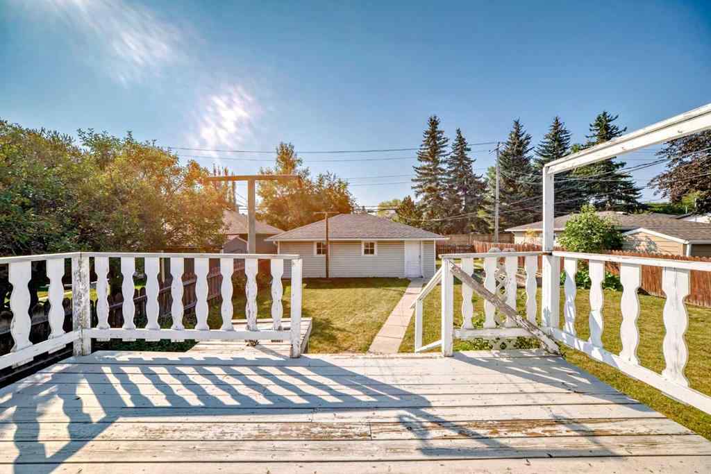 MLS® A2255983 - 1127 15 Avenue NE in Renfrew Calgary, Residential
