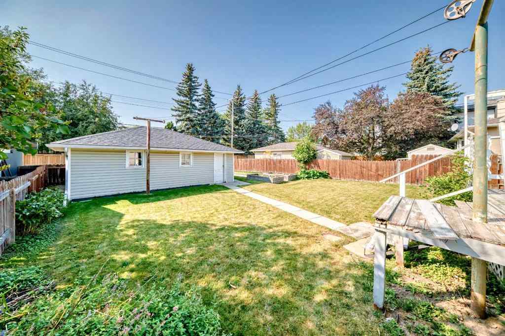MLS® A2255983 - 1127 15 Avenue NE in Renfrew Calgary, Residential