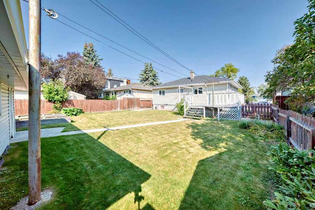 MLS® A2255983 - 1127 15 Avenue NE in Renfrew Calgary, Residential