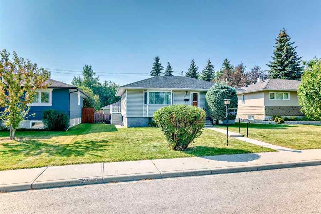 MLS® A2255983 - 1127 15 Avenue NE in Renfrew Calgary, Residential