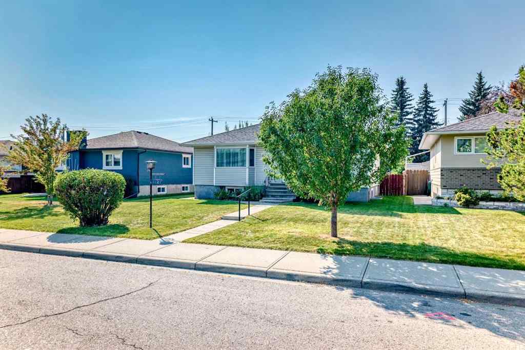 MLS® A2255983 - 1127 15 Avenue NE in Renfrew Calgary, Residential