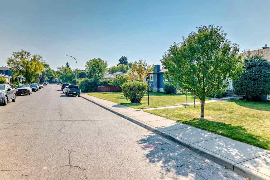 MLS® A2255983 - 1127 15 Avenue NE in Renfrew Calgary, Residential
