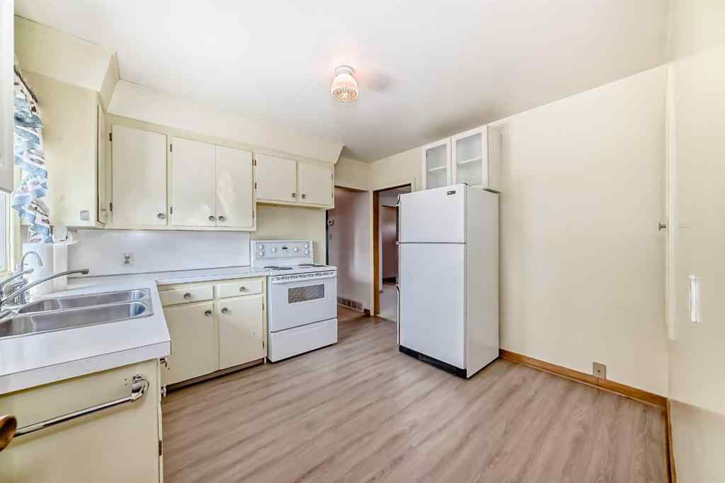 MLS® A2255983 - 1127 15 Avenue NE in Renfrew Calgary, Residential