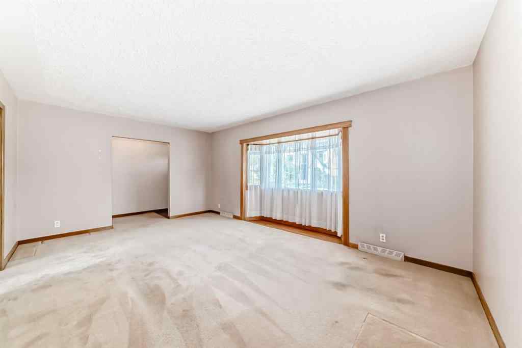 MLS® A2255983 - 1127 15 Avenue NE in Renfrew Calgary, Residential