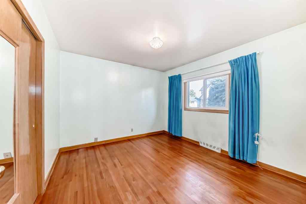 MLS® A2255983 - 1127 15 Avenue NE in Renfrew Calgary, Residential