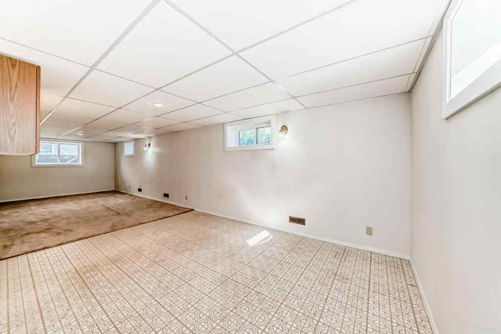 MLS® A2255983 - 1127 15 Avenue NE in Renfrew Calgary, Residential