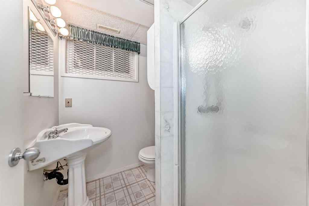 MLS® A2255983 - 1127 15 Avenue NE in Renfrew Calgary, Residential