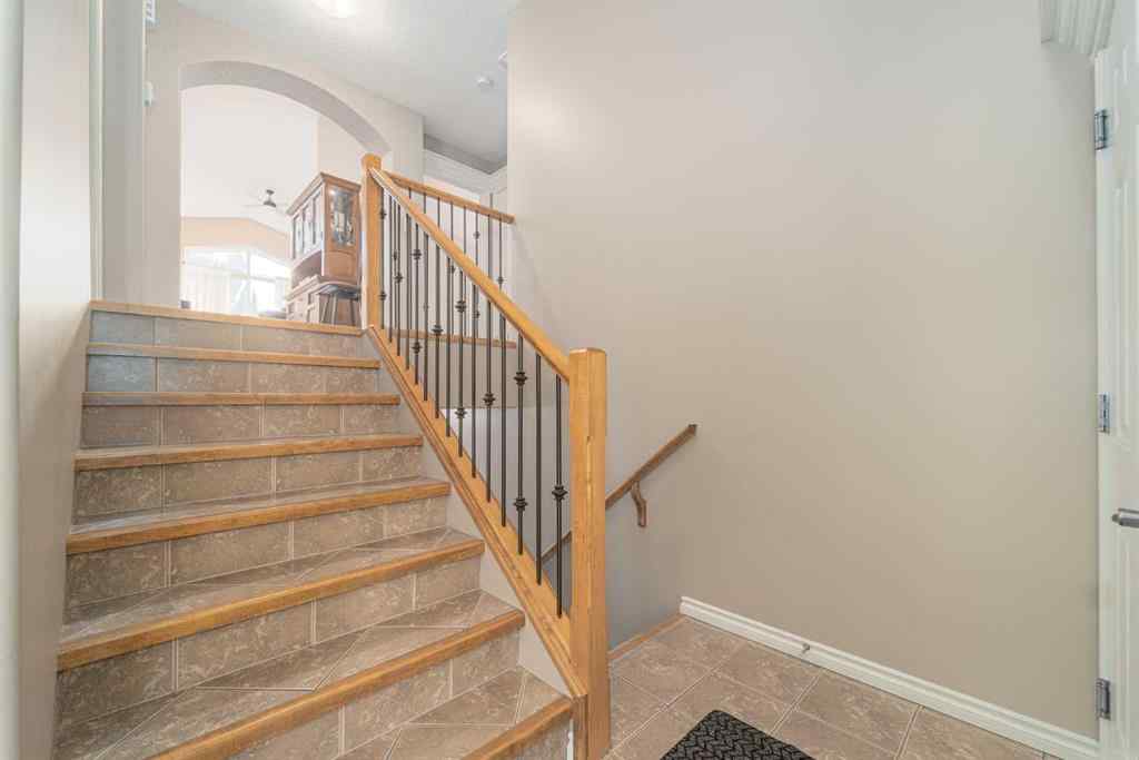 MLS® A2255988 - 189 Grizzly Terrace N in Uplands Lethbridge, Residential