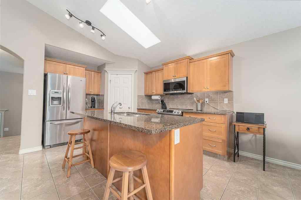 MLS® A2255988 - 189 Grizzly Terrace N in Uplands Lethbridge, Residential