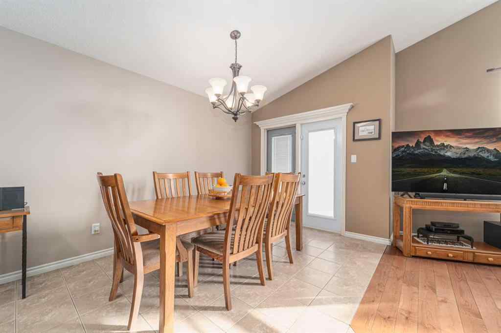 MLS® A2255988 - 189 Grizzly Terrace N in Uplands Lethbridge, Residential