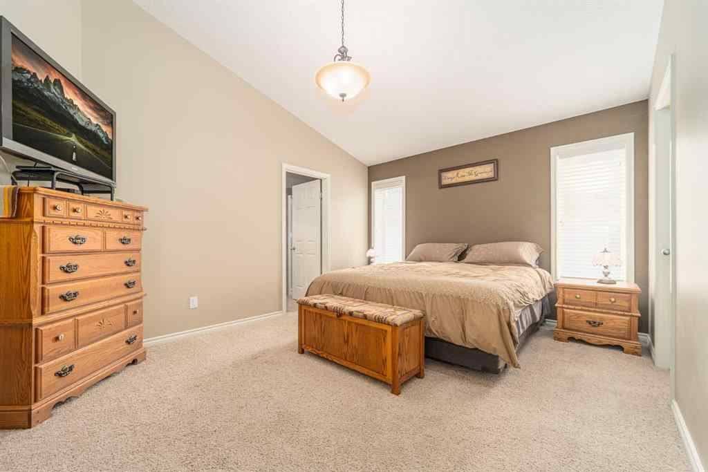 MLS® A2255988 - 189 Grizzly Terrace N in Uplands Lethbridge, Residential
