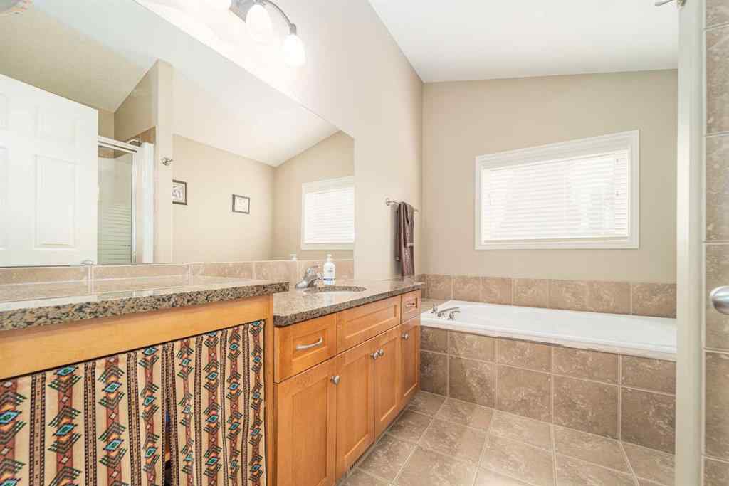 MLS® A2255988 - 189 Grizzly Terrace N in Uplands Lethbridge, Residential
