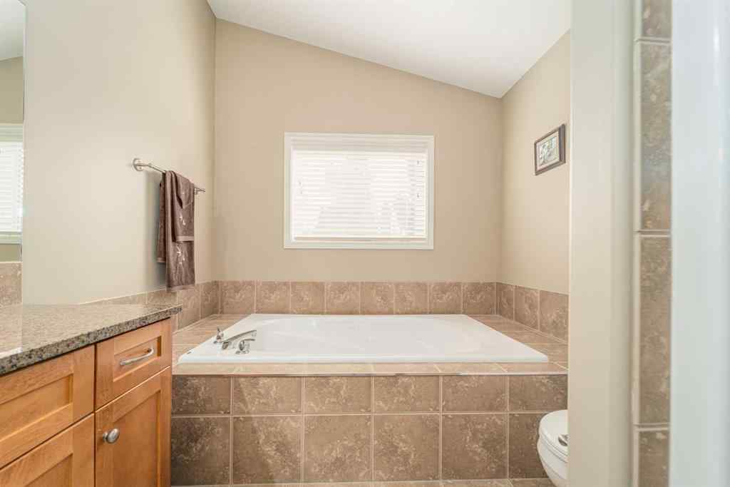 MLS® A2255988 - 189 Grizzly Terrace N in Uplands Lethbridge, Residential