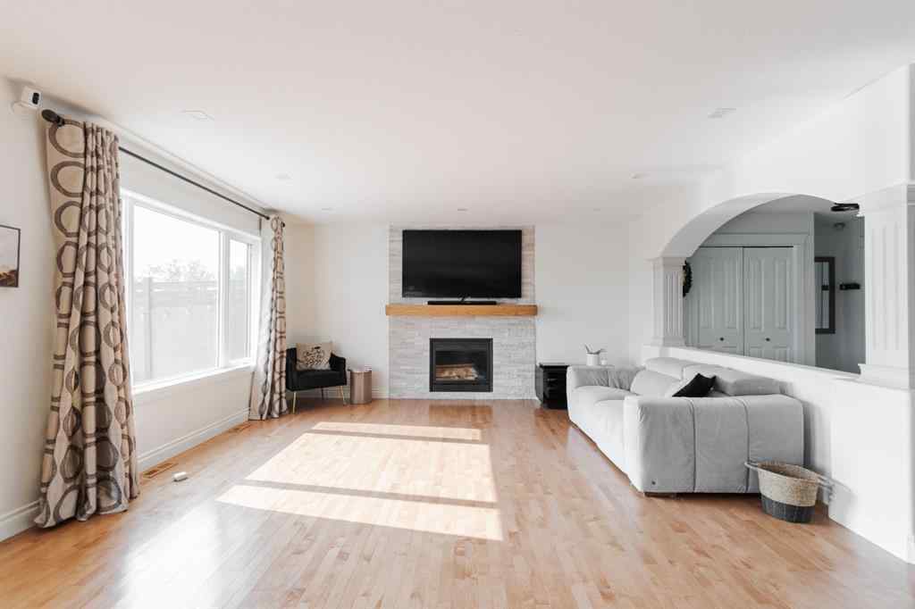 MLS® A2255995 - 223 Rattlepan Creek Crescent  in Timberlea Fort McMurray, Residential
