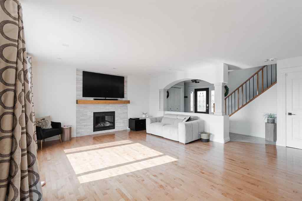 MLS® A2255995 - 223 Rattlepan Creek Crescent  in Timberlea Fort McMurray, Residential