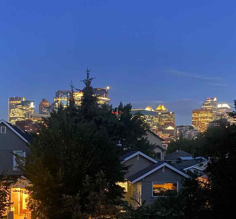 MLS® A2255996 - 810 3 Avenue NW in Sunnyside Calgary, Residential