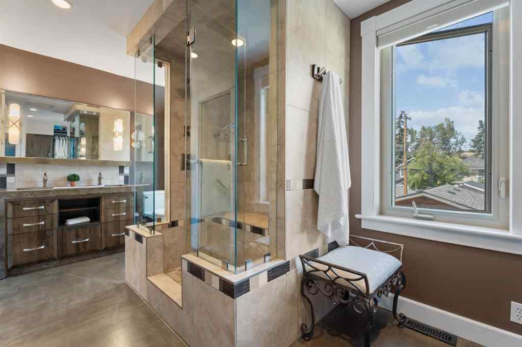MLS® A2255996 - 810 3 Avenue NW in Sunnyside Calgary, Residential