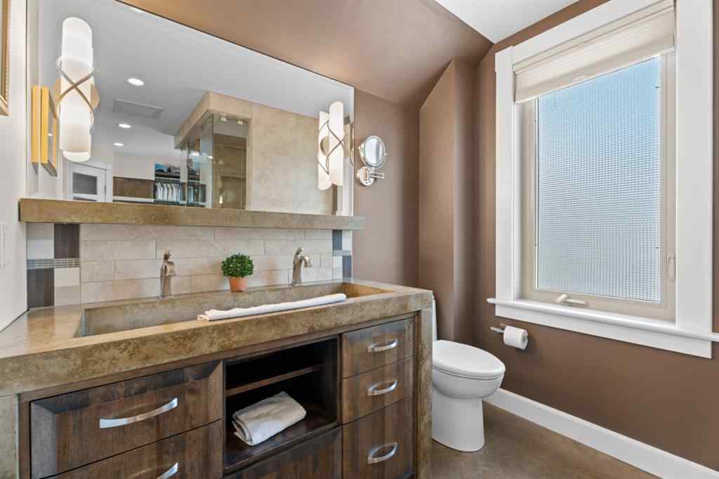 MLS® A2255996 - 810 3 Avenue NW in Sunnyside Calgary, Residential