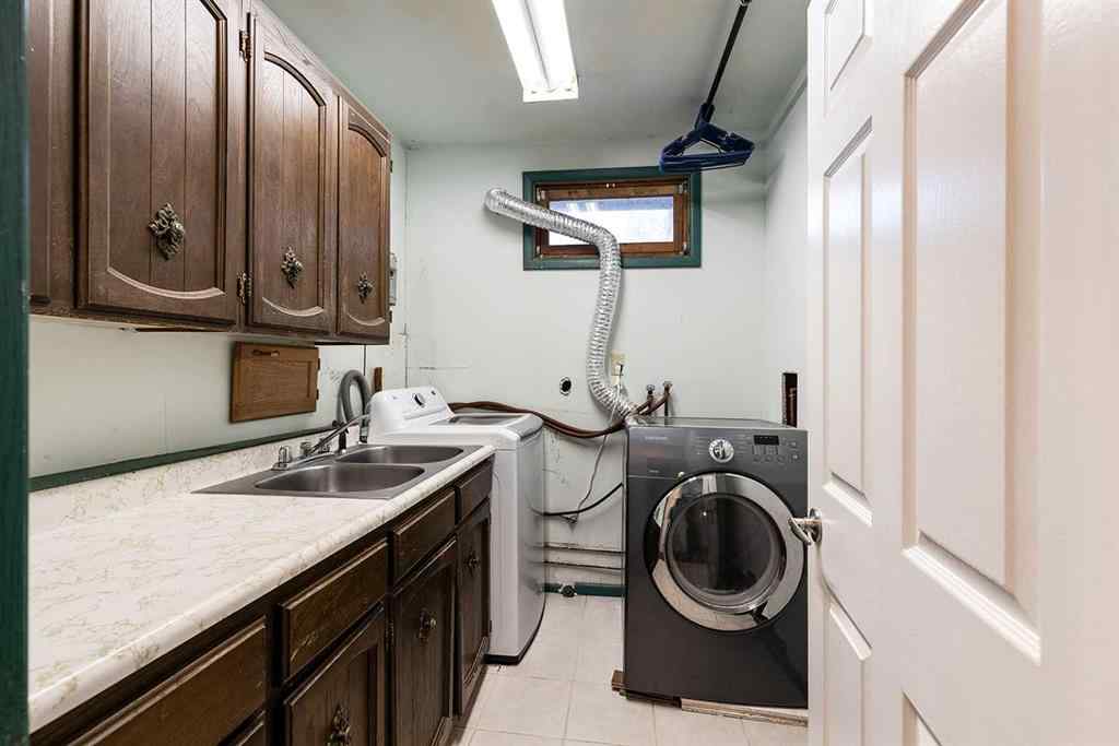 MLS® A2256002 - 176 1 Street SW in SW Hill Medicine Hat, Residential