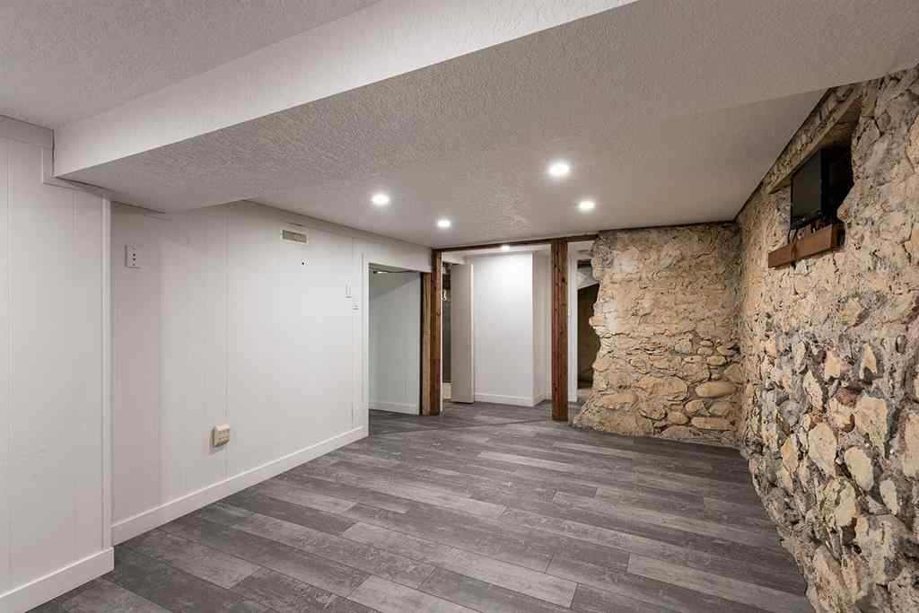 MLS® A2256002 - 176 1 Street SW in SW Hill Medicine Hat, Residential