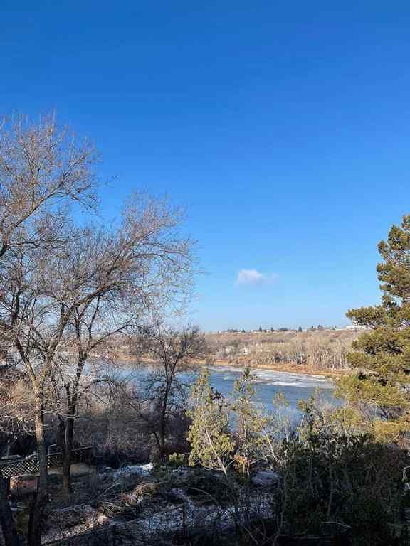 MLS® A2256002 - 176 1 Street SW in SW Hill Medicine Hat, Residential