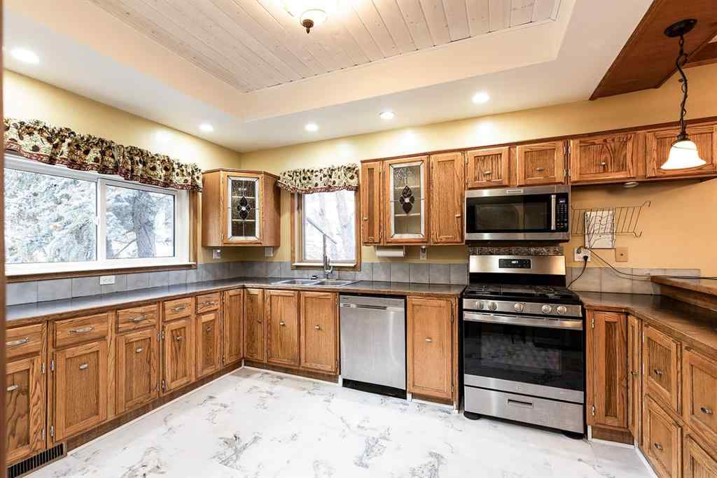 MLS® A2256002 - 176 1 Street SW in SW Hill Medicine Hat, Residential