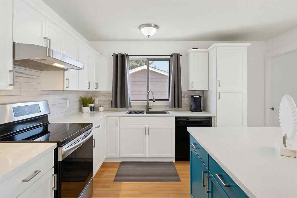MLS® A2256005 - 14 Glenhill Crescent  in Glenbow Cochrane, Residential