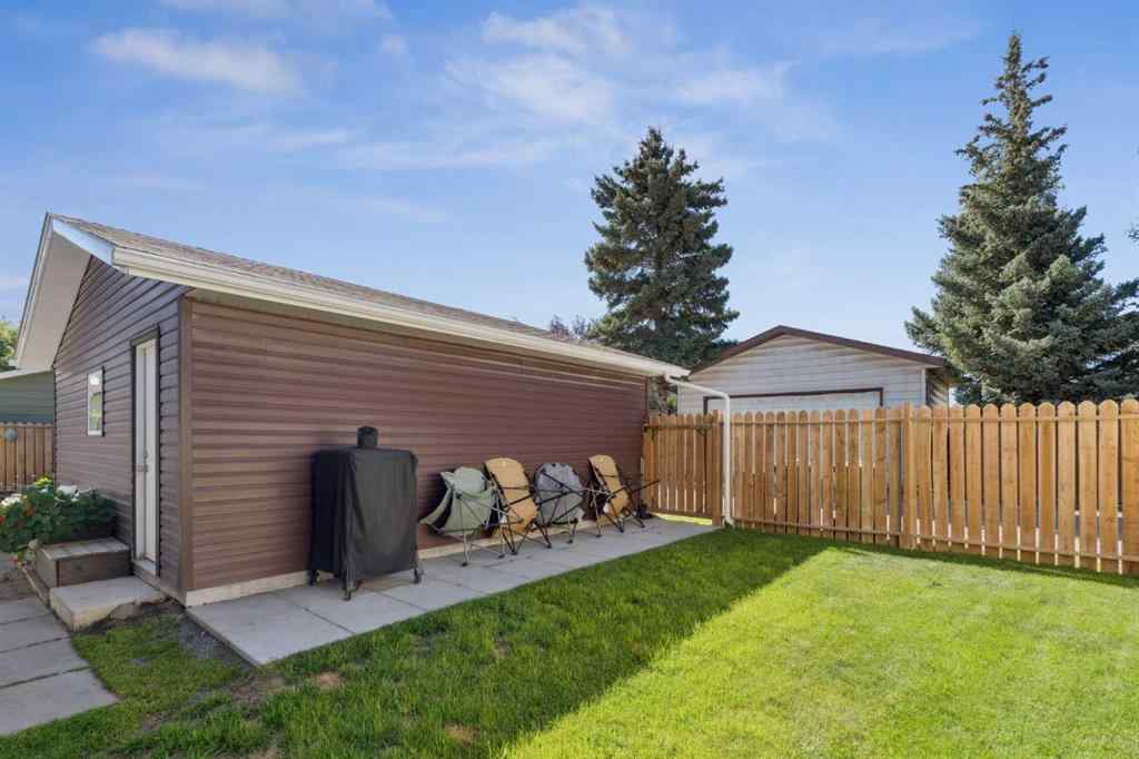 MLS® A2256005 - 14 Glenhill Crescent  in Glenbow Cochrane, Residential