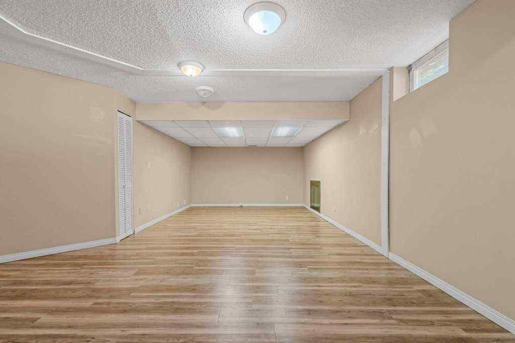 MLS® A2256008 - 320 Parkridge Way SE in Parkland Calgary, Residential