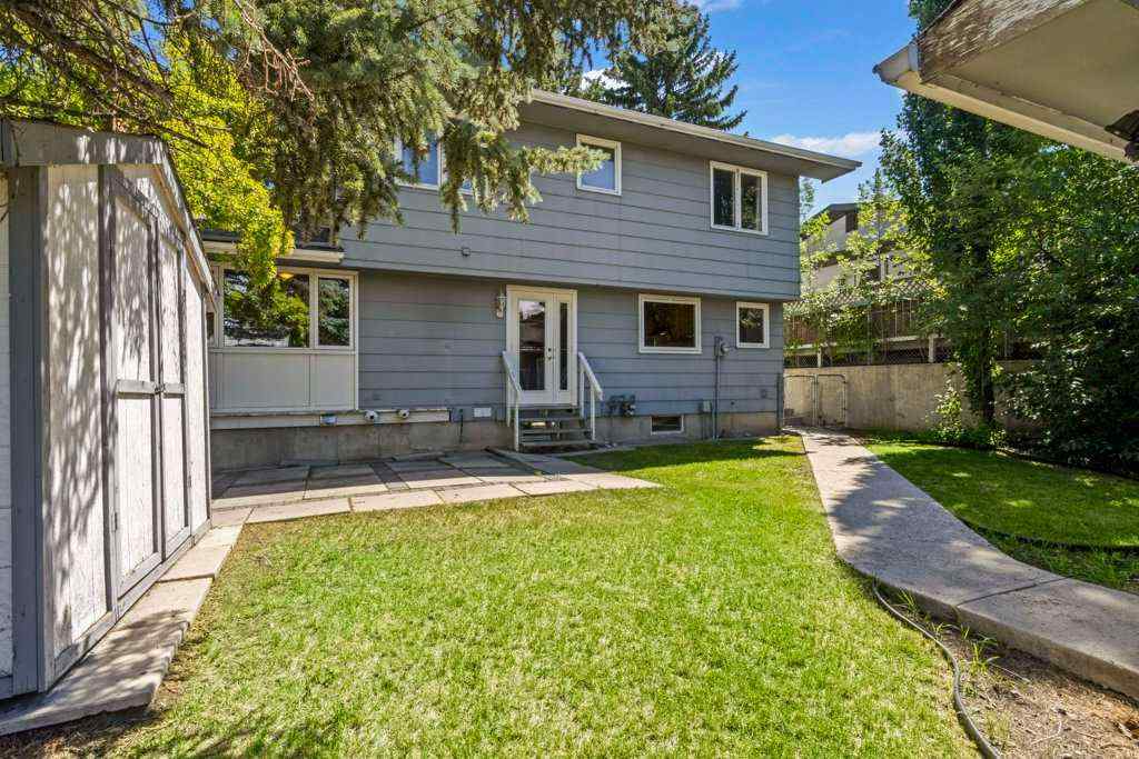 MLS® A2256008 - 320 Parkridge Way SE in Parkland Calgary, Residential