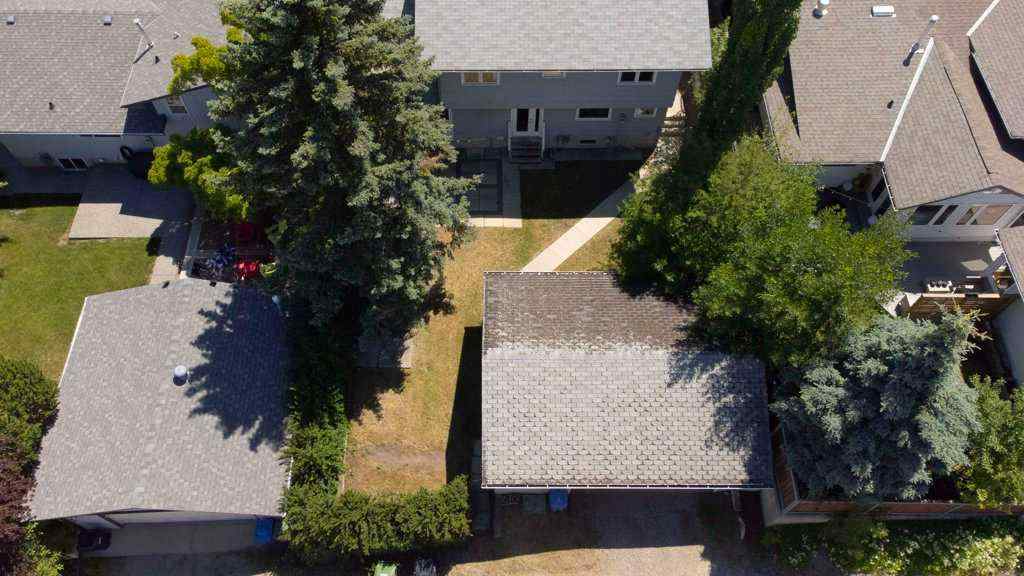 MLS® A2256008 - 320 Parkridge Way SE in Parkland Calgary, Residential