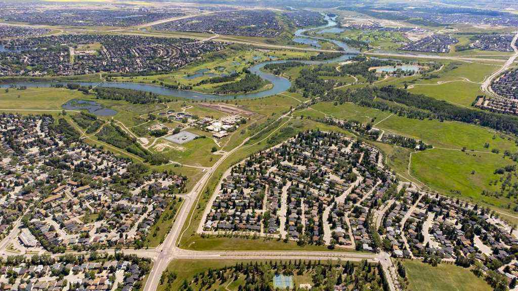 MLS® A2256008 - 320 Parkridge Way SE in Parkland Calgary, Residential
