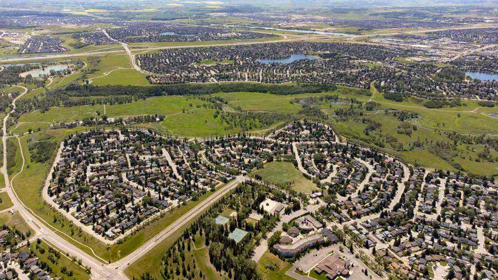 MLS® A2256008 - 320 Parkridge Way SE in Parkland Calgary, Residential