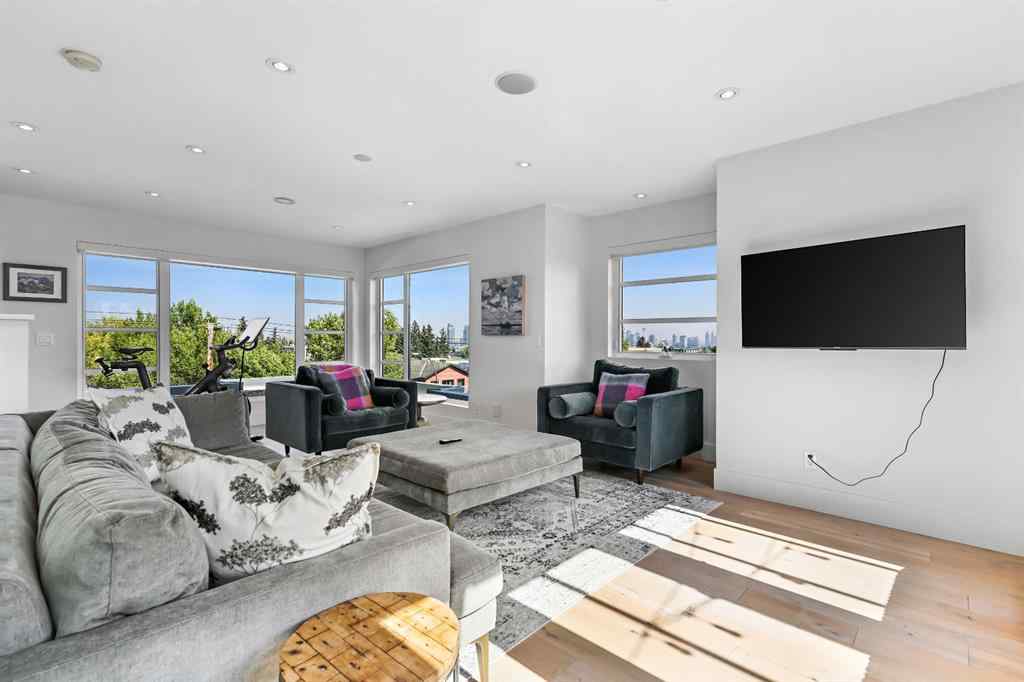 MLS® A2256014 - 2102 28 Avenue SW in Richmond Calgary, Residential