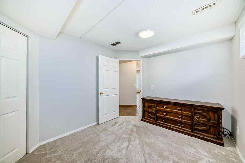 MLS® A2256021 - 307 Edgebrook Park NW in Edgemont Calgary, Residential