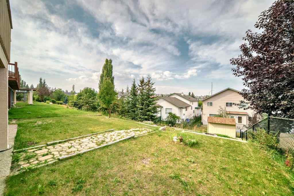 MLS® A2256021 - 307 Edgebrook Park NW in Edgemont Calgary, Residential