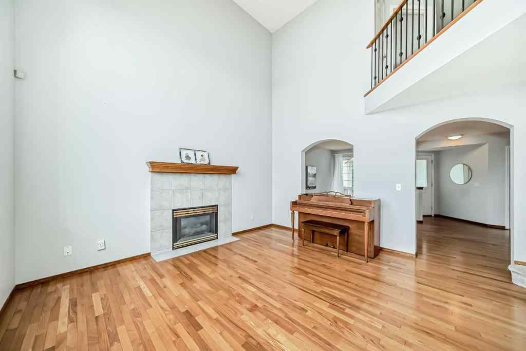 MLS® A2256021 - 307 Edgebrook Park NW in Edgemont Calgary, Residential