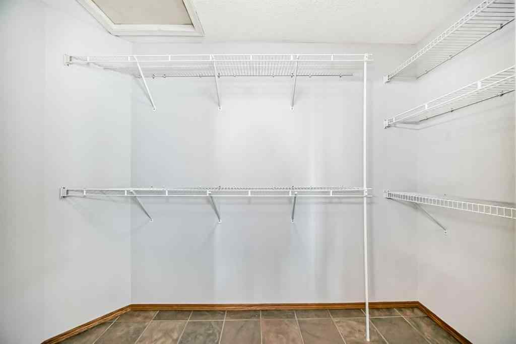 MLS® A2256021 - 307 Edgebrook Park NW in Edgemont Calgary, Residential