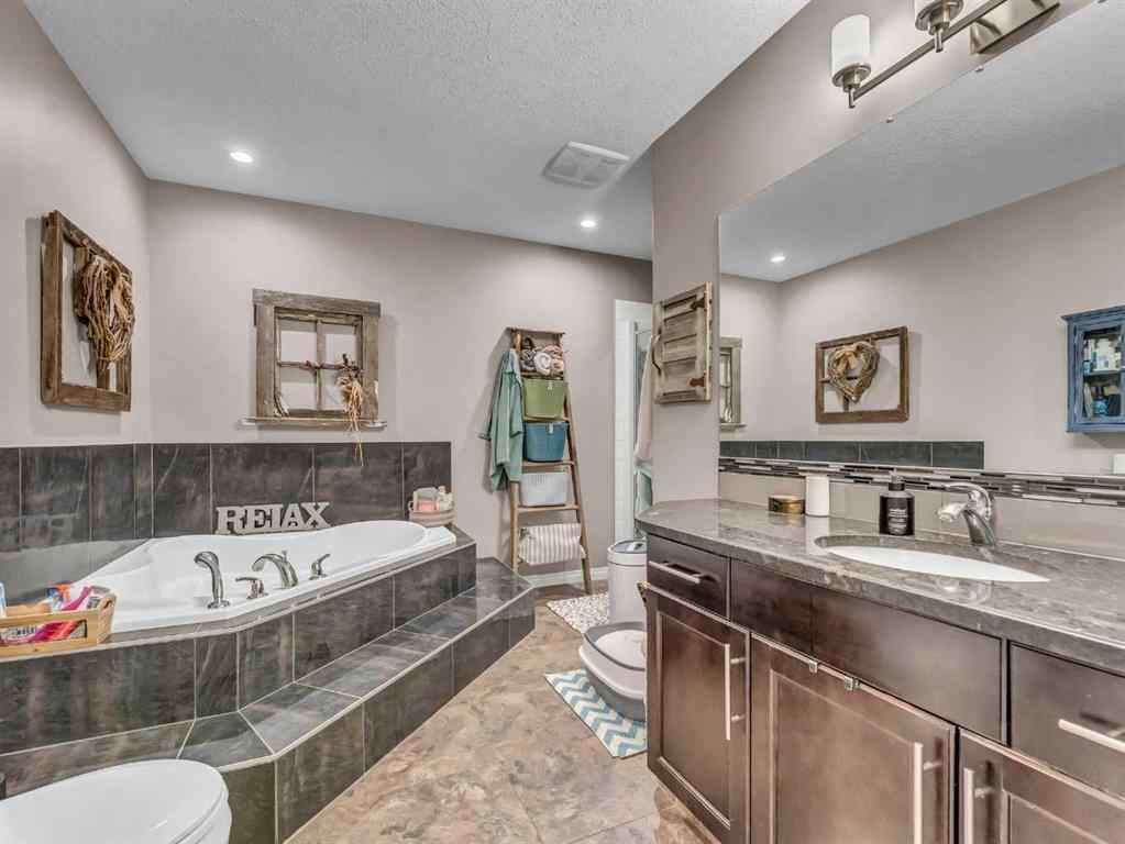 MLS® A2256031 - 518 Somerside View SE in Southland Medicine Hat, Residential