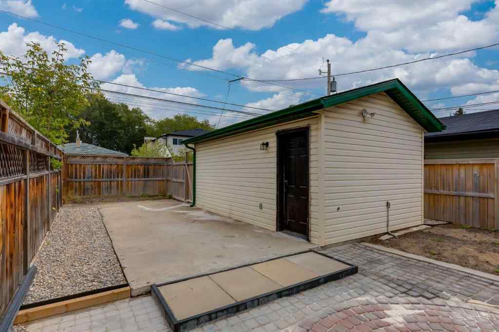 MLS® A2256033 - 3910 3 Street NW in Highland Park Calgary, Residential