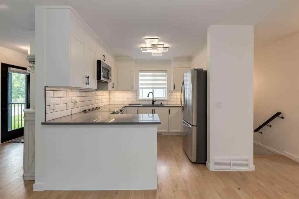 MLS® A2256033 - 3910 3 Street NW in Highland Park Calgary, Residential