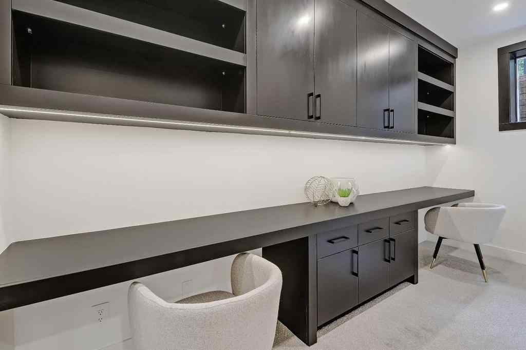 MLS® A2256038 - 1321 10 Avenue SE in Inglewood Calgary, Residential