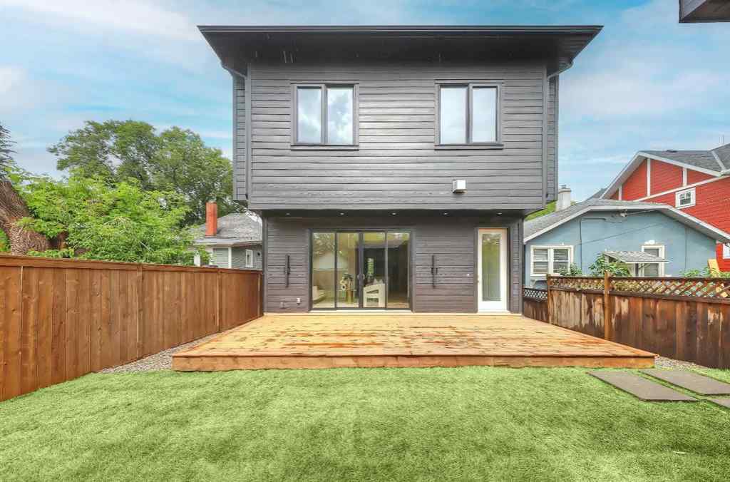 MLS® A2256038 - 1321 10 Avenue SE in Inglewood Calgary, Residential