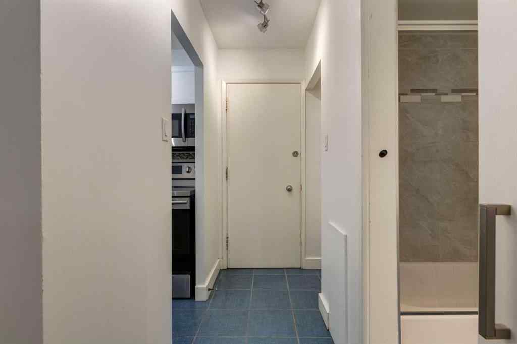 MLS® A2256040 - Unit #203 1027 Cameron Avenue SW in Lower Mount Royal Calgary, Residential